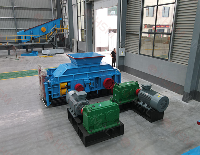 硬巖破碎易損件？華盛銘液壓式對(duì)輥破碎機(jī)耐用省成本